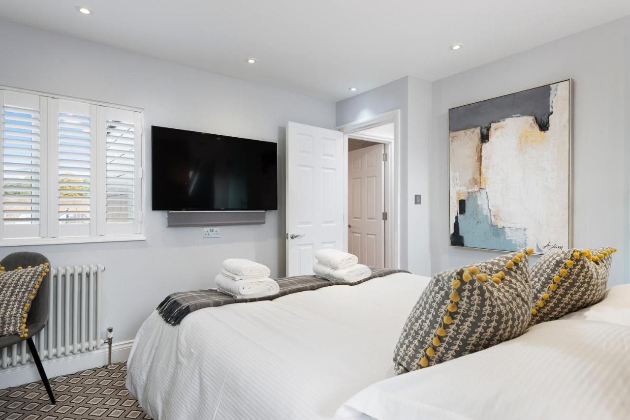 Windsorian Experience Apartment Bagian luar foto