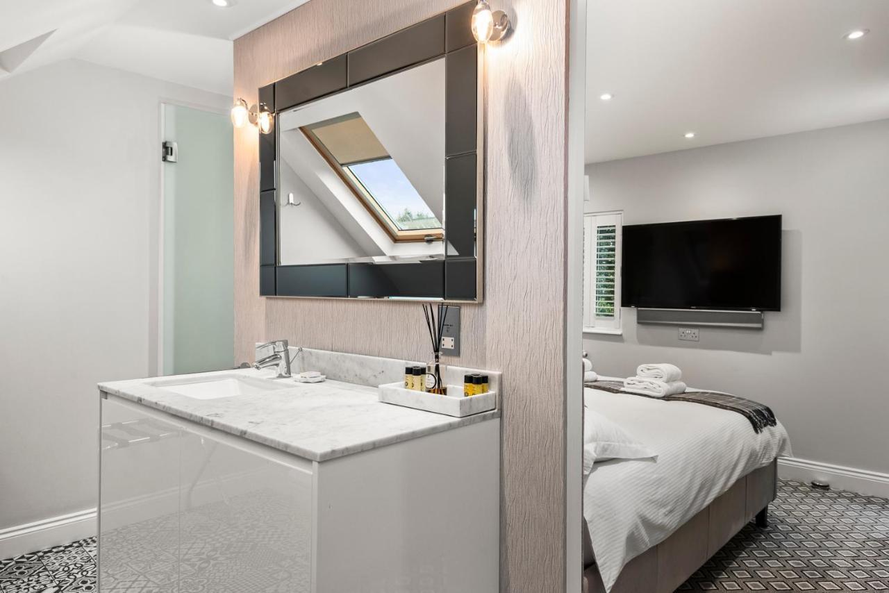 Windsorian Experience Apartment Bagian luar foto