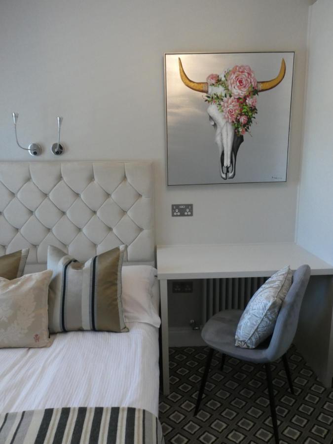 Windsorian Experience Apartment Bagian luar foto